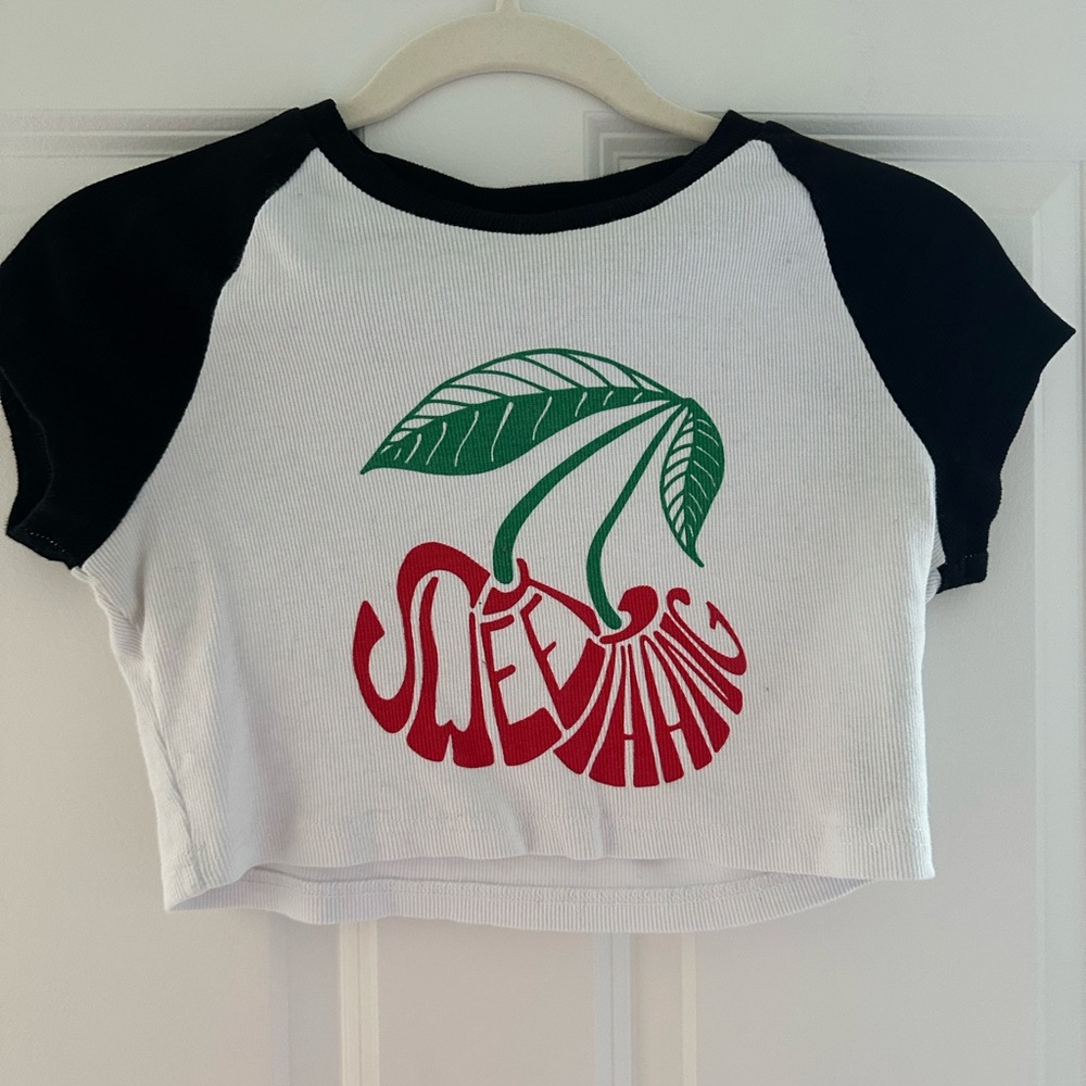 Sweet Thang Women’s Raglan Tee - Black & White